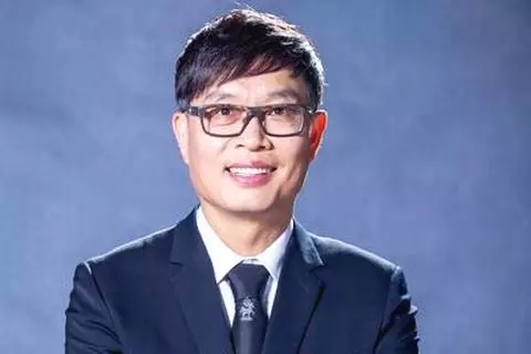 2018经济人物白_2018年白色卡通插画金融轻松理财海报(2)